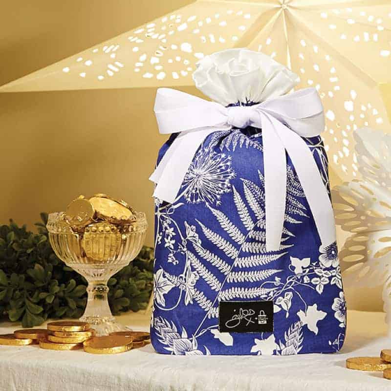 moon-meadow-by-giles-deacon-ls.jpg moon-meadow-by-giles-deacon-ls.jpg