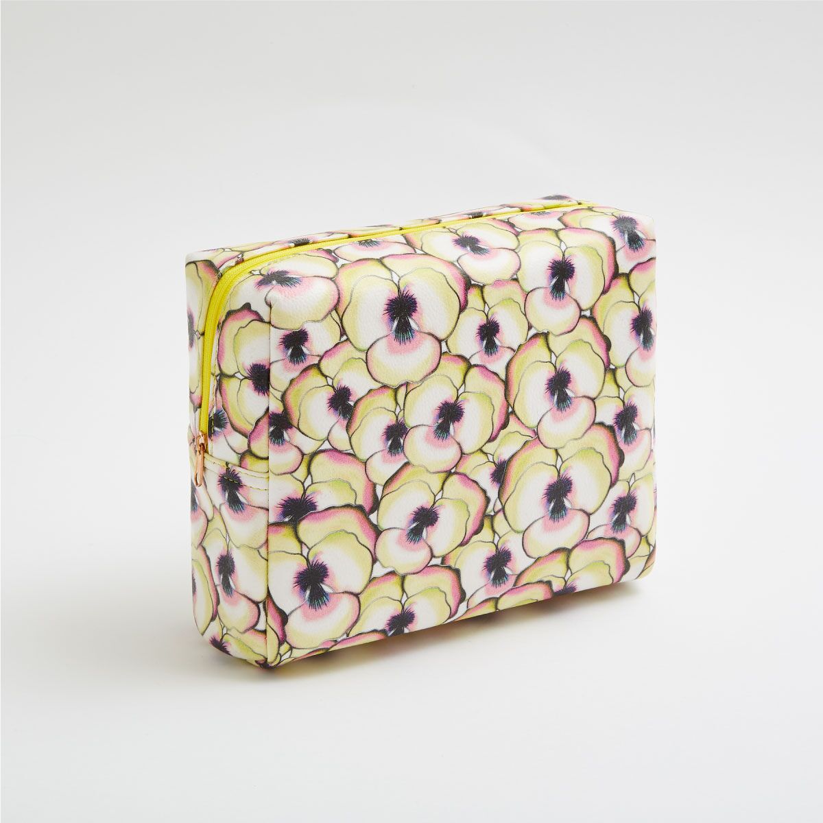 viola-washbag-1 viola-washbag-1