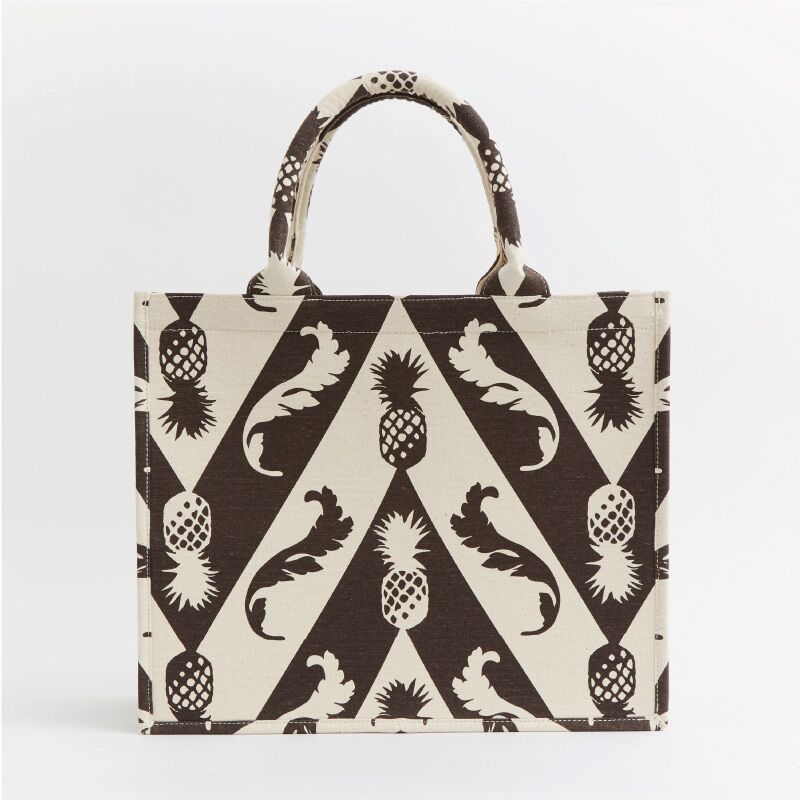 large-tote-giles-deacon-02 large-tote-giles-deacon-02