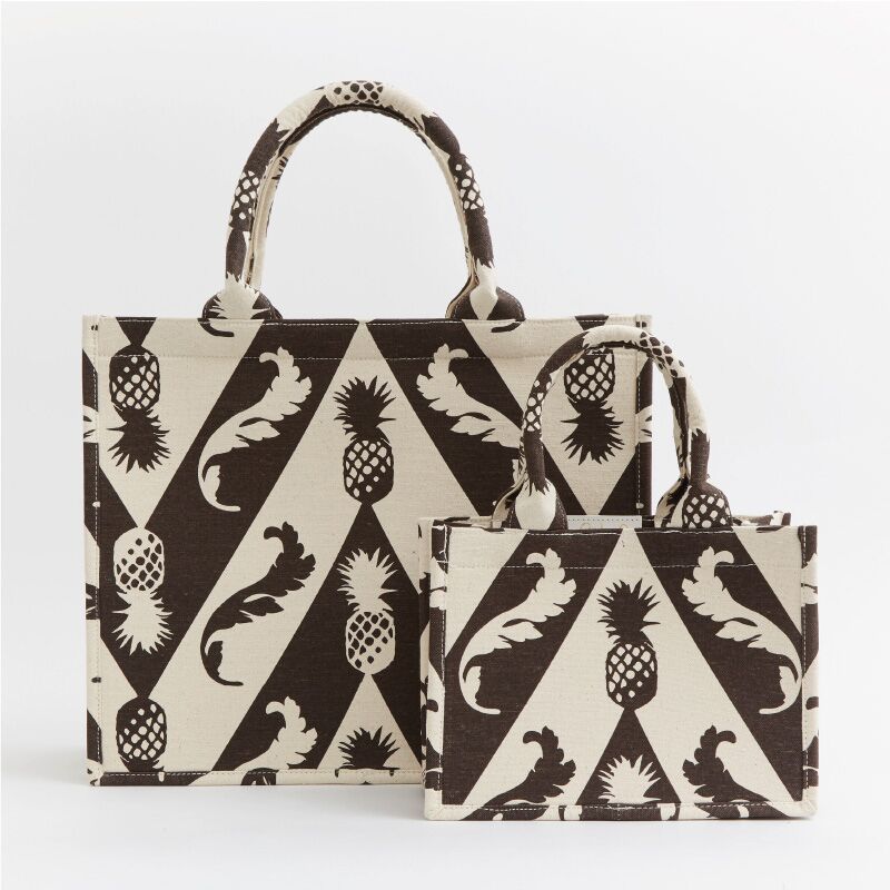 large-tote-giles-deacon-03 large-tote-giles-deacon-03